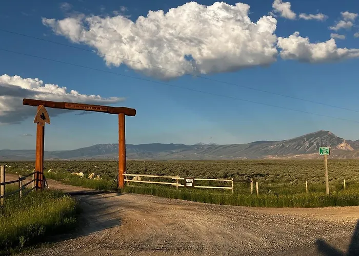 Ferienhaus New Listing! Rocky Mountain Double Master